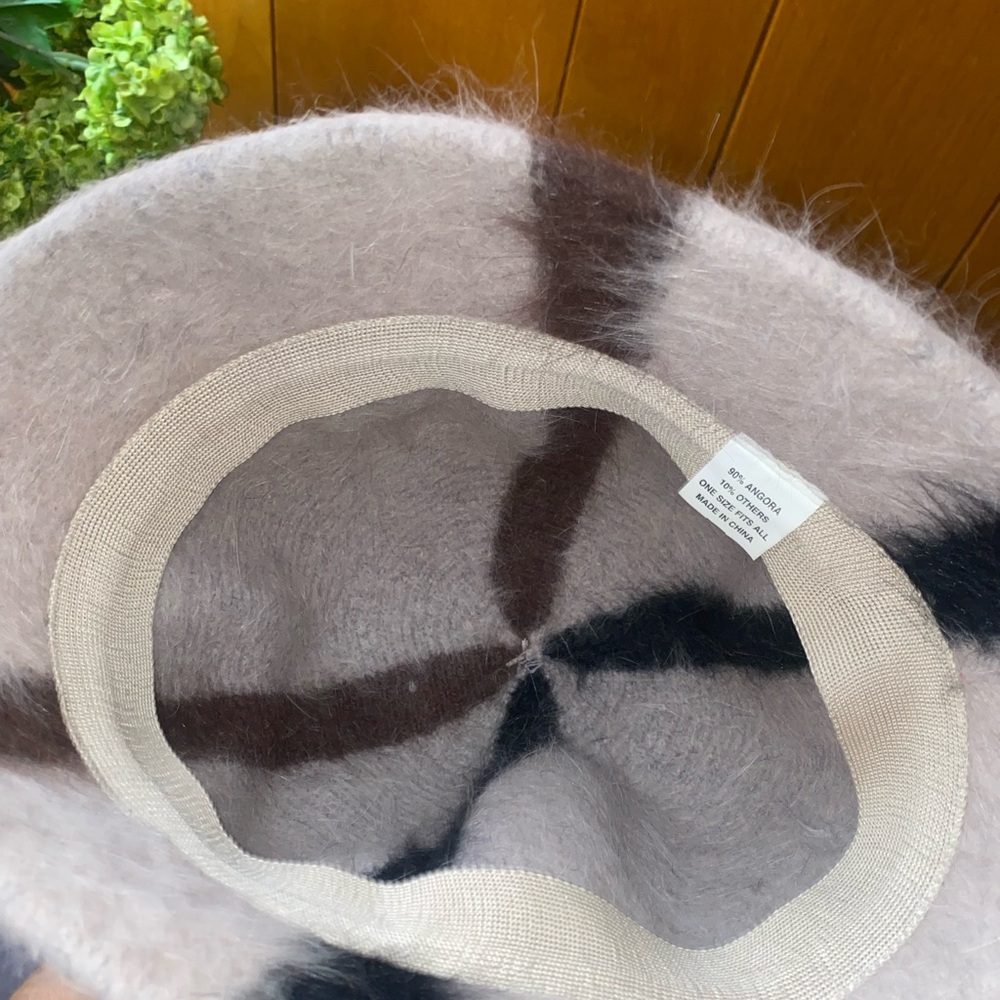 Winter hat - Picture 5 of 7